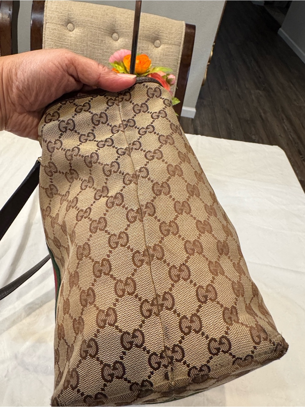 Authentic Gucci Beige Monogram Tote with Green and Red Stripes - Picture 3 of 10